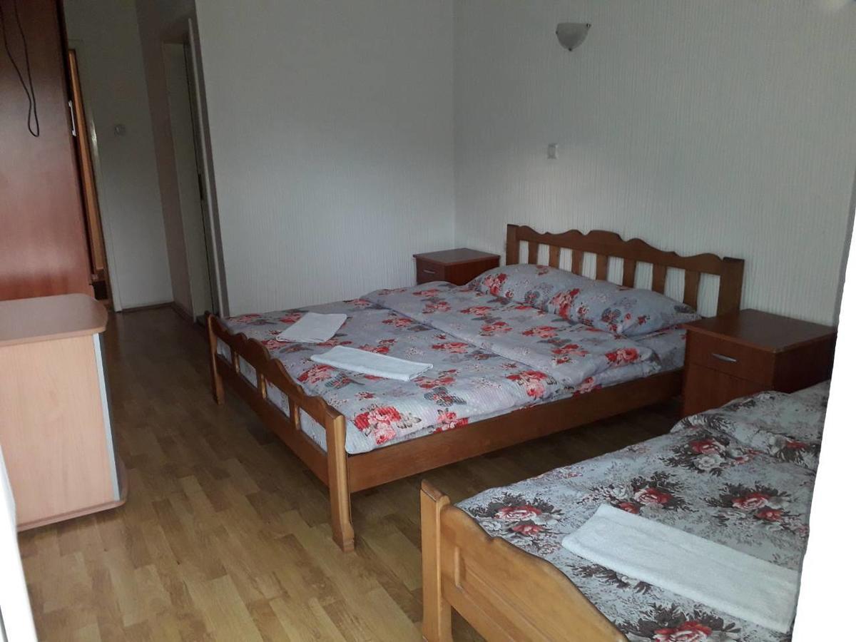 מויקובאץ Motel Tara מראה חיצוני תמונה